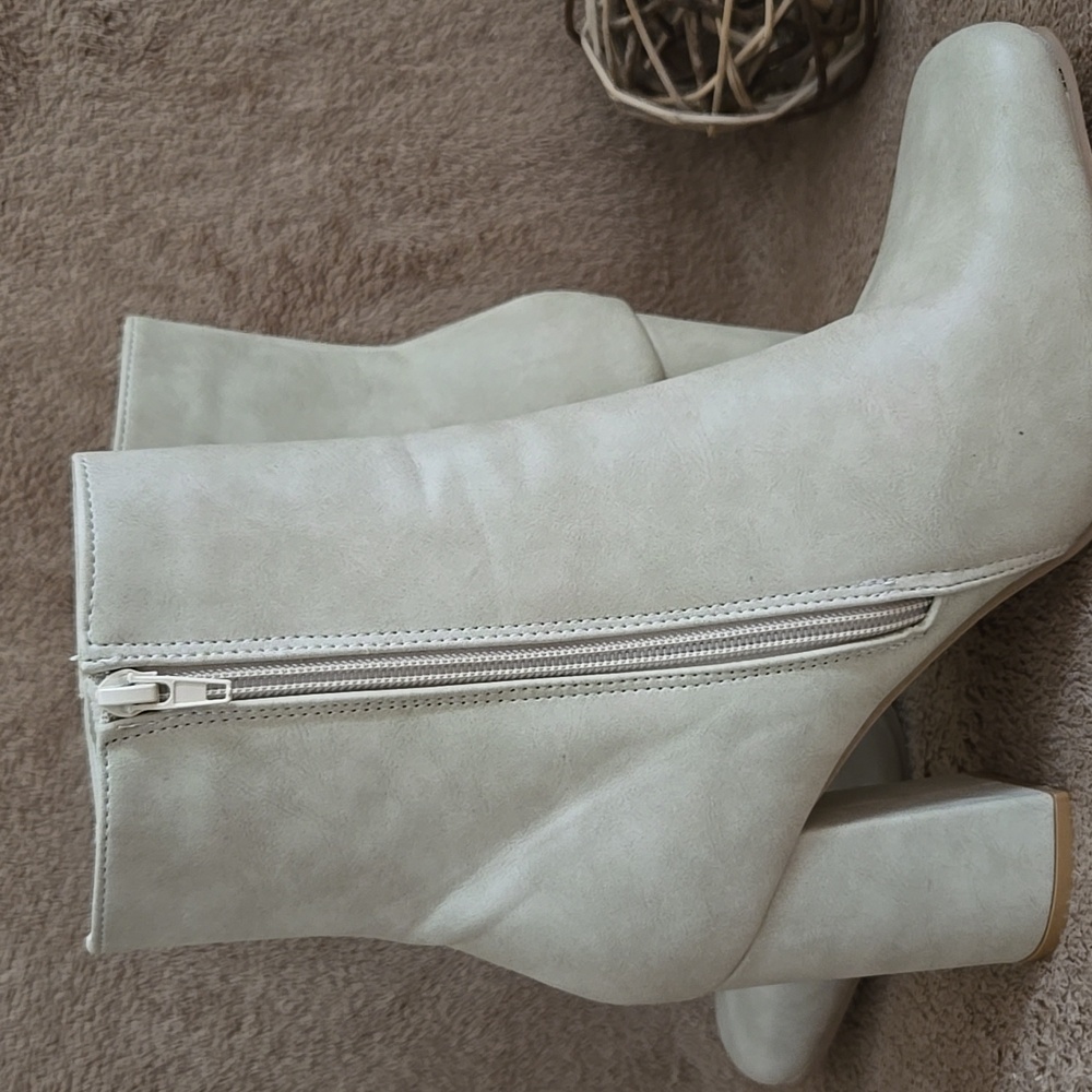StreetWear Society | Cream Beige Heeled Boots - Picture 5 of 10